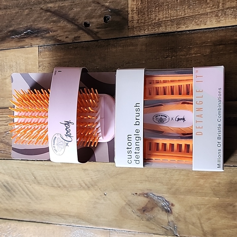 Goody Custom Detangling Brush for Ouchless® detangling, Pink & Orange